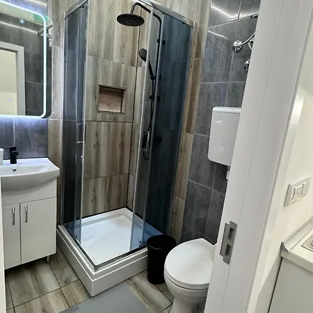 Global Apartment *